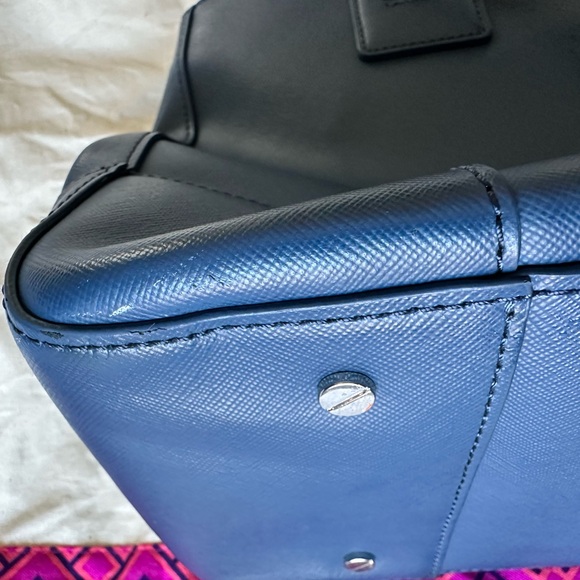 Tory Burch Large Double zip Robinson Satchel, navy blue saffiano leather - Picture 9 of 9